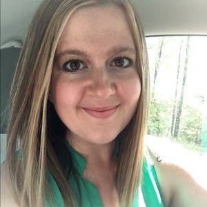 Meet your Posher, Laura